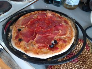 Италианска пица на LAVA чугунено плато 28 IMG 20170618 151326009