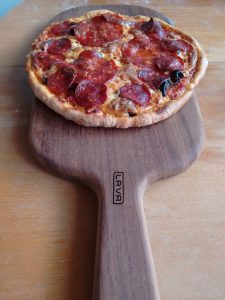 Италианска пица на LAVA чугунено плато 33 IMG 20170618 153729655