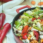 Цветната ни паста с пиле и ароматна мащерка