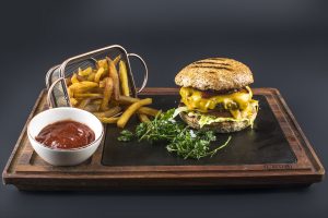 3. Телешки бургер от зряло месо Блак Ангус 5