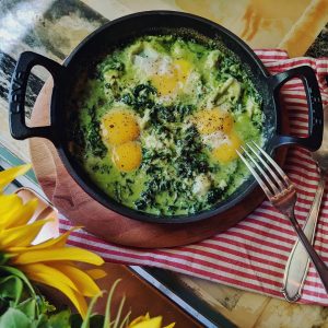 mih Зелени яйца със спанак