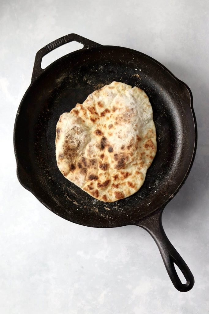 Пърленки на чугунен тиган 2 Greek Yogurt Flatbread 8 scaled 1